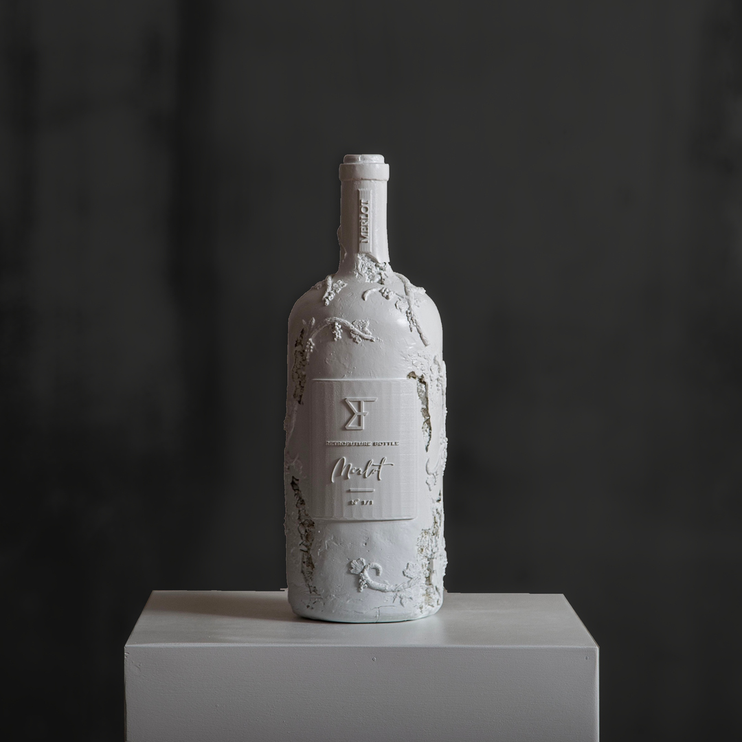 Retrofuture Bottle di Bernard, scultura Merlot vista frontale